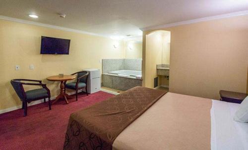 Studio City Hotel | Carlton Motor Lodge