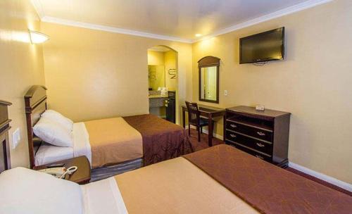 Studio City Hotel | Carlton Motor Lodge