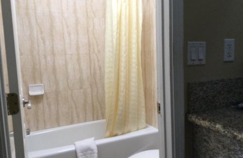 Studio City Hotel | Carlton Motor Lodge