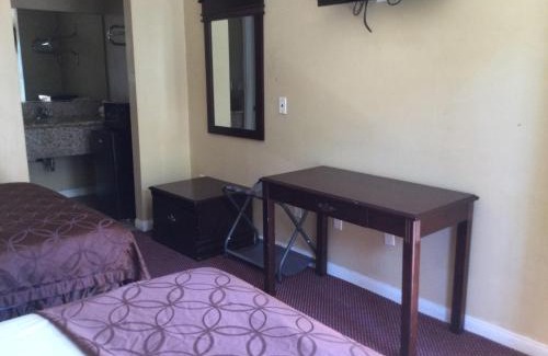 Studio City Hotel | Carlton Motor Lodge