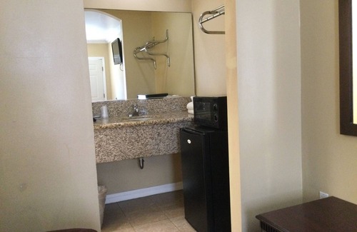 Studio City Hotel | Carlton Motor lodge