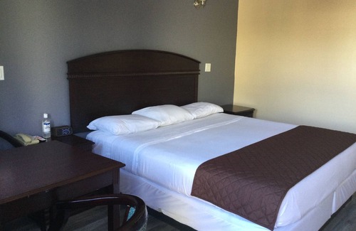 Studio City Hotel | Carlton Motor lodge