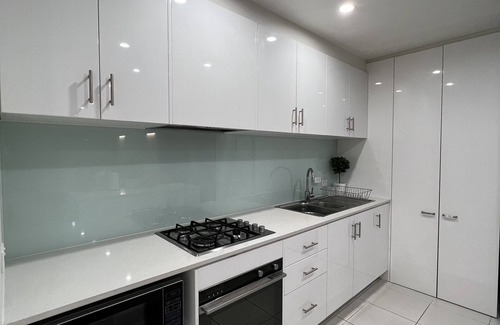 Carlton South Apartment | Carlton Stunning View Apartment with Free Parking