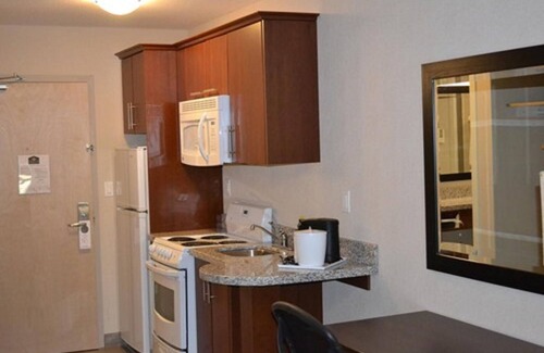 Carlyle Hotel | Carlyle Western Star Inn & Suites