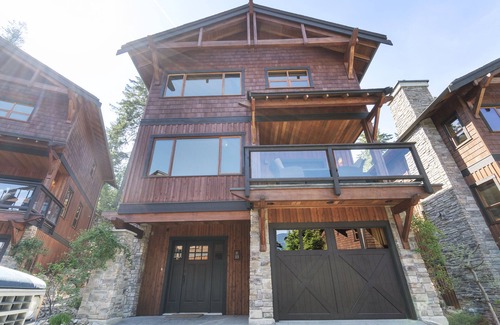 Blind Bay House | Carmel Beach Private Lodges - Unit #13. Second row 3 bedroom lodge.