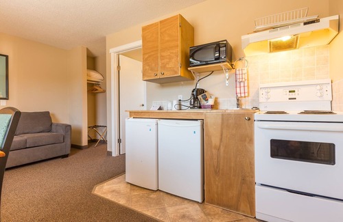 Prince George Hotel | Carmel Inn