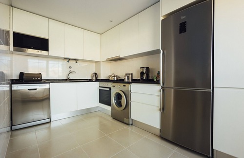 Sao Martinho do Porto Apartment | Carmona - T2 Holiday Apartment by São Martinho do Porto beach By SCH