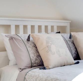 Swinton Apartment | Carnegie Library: Shakespeare Apartment 3 Bedroom