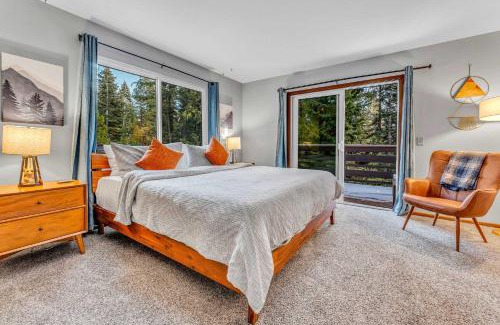 Carnelian Bay House | Carnelian Bay Retreat with Deck & Bonus Room