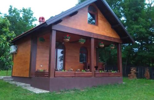 Golubac House | Carobni breg