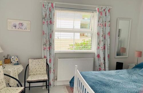 Carrick Apartment | Carol's Cottage (Studio Apt) - Wild Atlantic Way