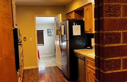 Sierra Tract House | Carol's Place 2 br Near Lake, Ski and Casinos. Dog Friendly