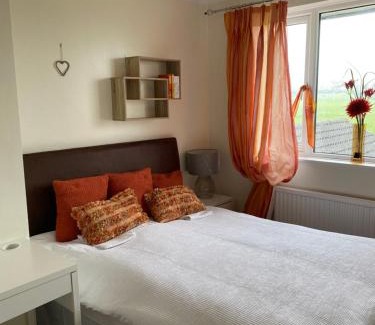 Kenfig Hill House | Carol's Place near Porthcawl, Margam Park, 3mins to M4