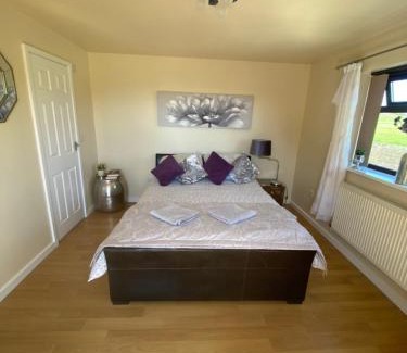 Kenfig Hill House | Carol's Place near Porthcawl, Margam Park, 3mins to M4