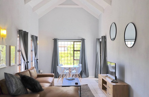 Sandbaai House | Carole's Cottage, your home away from home!