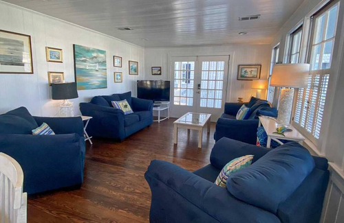 South End House | Carolina Breezy by Sea Scape Properties