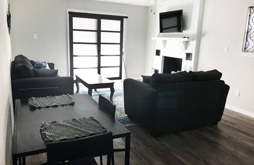 Westgate House | Carolina Cottage (Close to shopping, restaurants and area military bases)