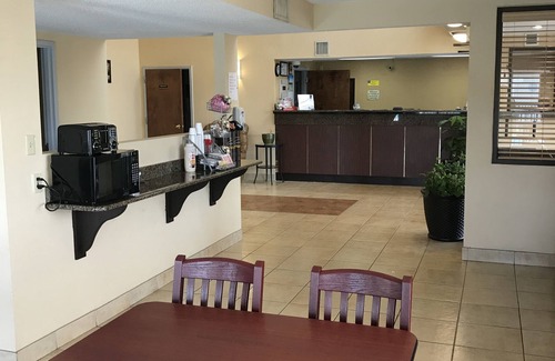 Mooresville Hotel | Carolina Inn & Suites of Lake Norman
