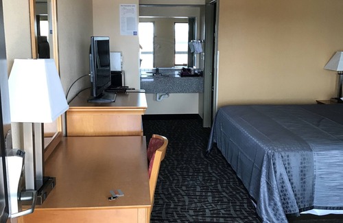 Mooresville Hotel | Carolina Inn & Suites of Lake Norman