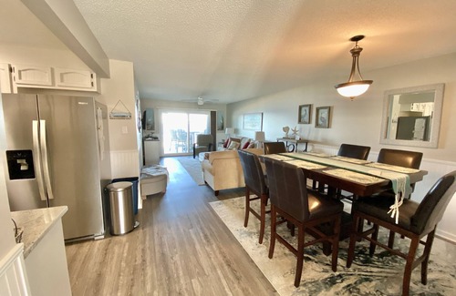Wilmington Beach Condo | Carolina Oasis Oceanfront,Pool,Huge Shaded Deck 10+family seating&swing,linens