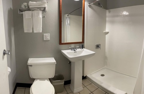 Pinebluff Hotel | Carolina Pine Inn