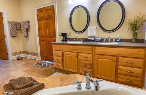 Grassy Creek Cottage | Carolina Pines- Mountain Home w/ Firepit, WiFi and Gas Logs