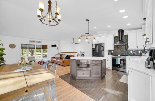 Castle Point House | Caroline House Beacon Getaway