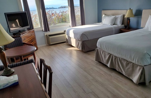 Algoma District Hotel | Carolyn Beach Inn & Restaurant