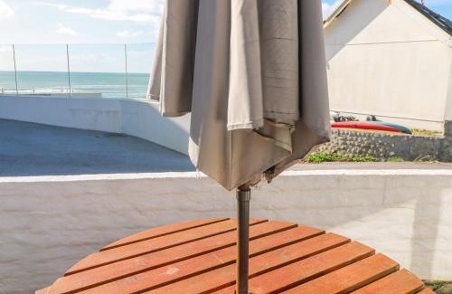 Praa Sands House | Carolyns Cottage