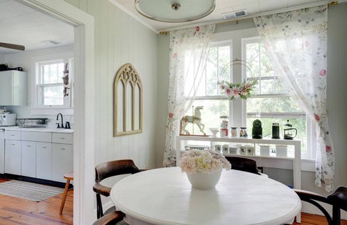 North Chattanooga Cottage | 'Carousel Cottage:' North Chattanooga Home!