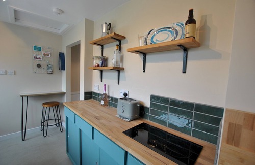 Pittenweem House | Carpenter's Cottage- coastal stay with garden