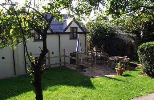 Chepstow Resort | Carpenters Cottages