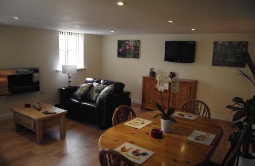 Chepstow Resort | Carpenters Cottages