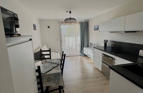 Carqueiranne Apartment | Carqueiranne near the beach and port Studio