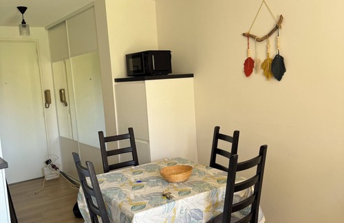 Carqueiranne Apartment | Carqueiranne near the beach and port Studio