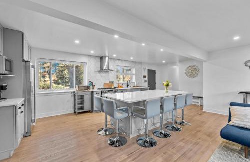 Mid-Lakewood House | Carr - Lakewood