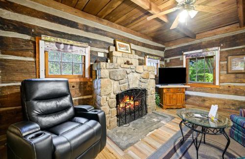 Gatlinburg Hotel | Carr's Northside Hotel and Cottages