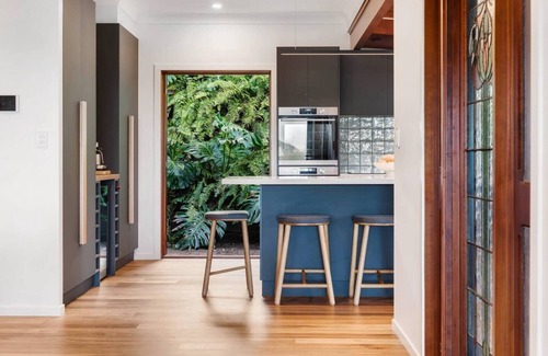 Balmoral Ridge House | Carra Cottage - Luxury Hillside Sanctuary with Breathtaking Views to Sea