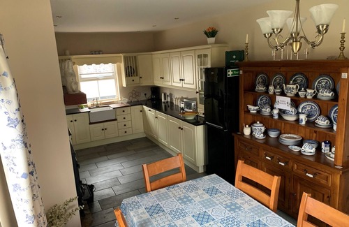 Dungloe Cottage | Carraig Bán Cottage - Turf Burning Stoves- Wild Atlantic Way