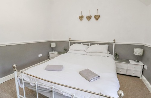 Cymau Cottage | CARREG COTTAGE, pet friendly, character holiday cottage in Mold