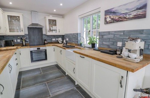 Pen-y-sarn Cottage | CARREG WINLLAN, with a garden in Amlwch