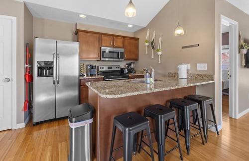 Kennedy King House | Carriage Home w/early check in