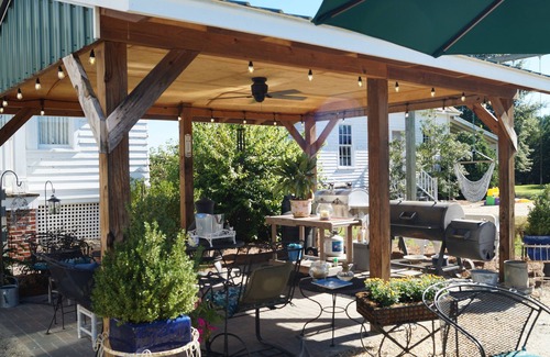 Snow Hill Cottage | Carriage House at Benjamin W. Best Country Inn