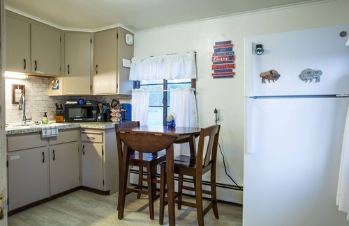 Athol Springs Apartment | Carriage House between Highmark Stadium & EC Fair