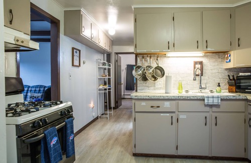 Athol Springs Apartment | Carriage House between Highmark Stadium & EC Fair