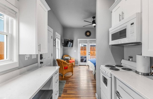 Albany House | Carriage House · Brand New! Vine Street Carriage House