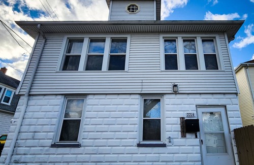 Wyandotte Apartment | Carriage House:Experience Fall Festivals and Cozy Loft Living!