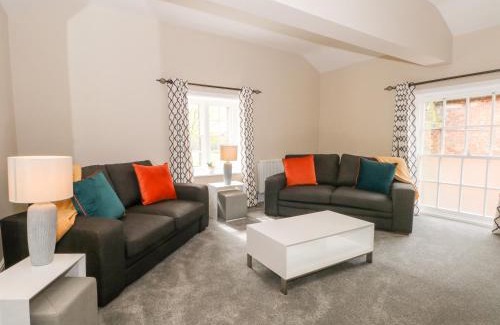 Macclesfield House | Carriage House