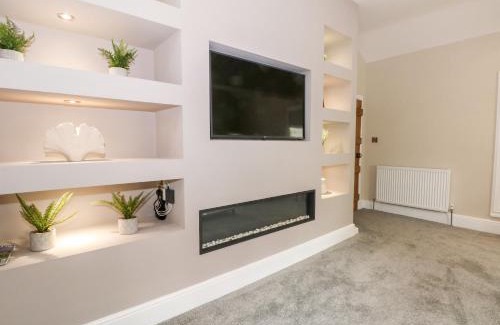 Macclesfield House | Carriage House