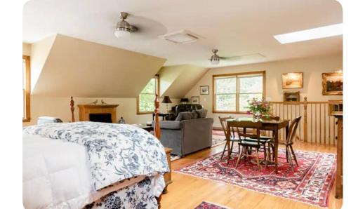 Chestertown Apartment | Carriage House Hideaway In Center of Chestertown